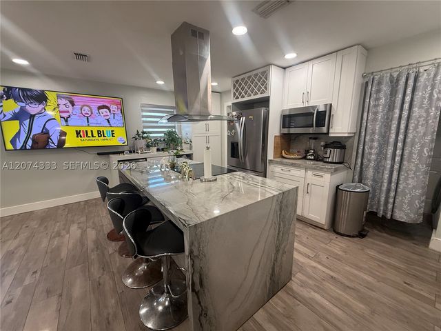 1201 N 70th Way, Hollywood, FL 33024