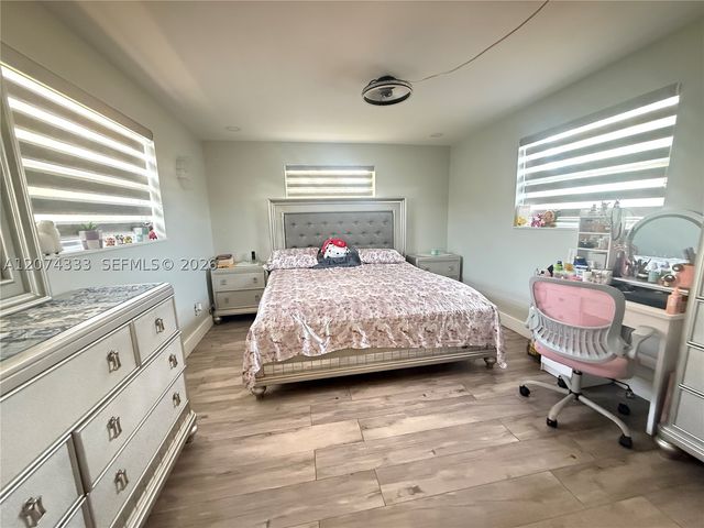 1201 N 70th Way, Hollywood, FL 33024