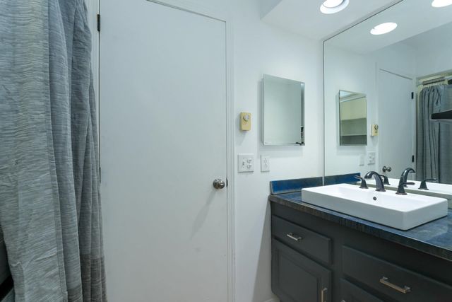 35 Brickyard Rd Unit 33, Essex Junction, VT 05452