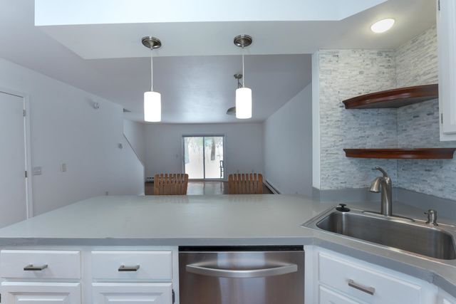 35 Brickyard Rd Unit 33, Essex Junction, VT 05452