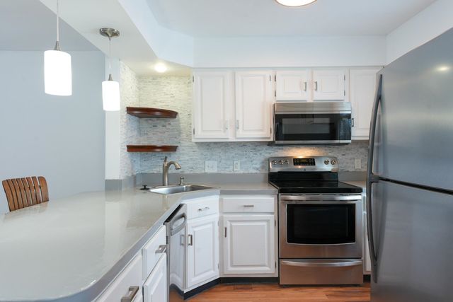 35 Brickyard Rd Unit 33, Essex Junction, VT 05452