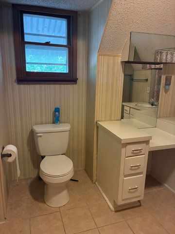 30 E E Street SW SW, Miami, OK 74354