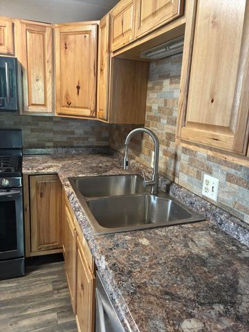 30 E E Street SW SW, Miami, OK 74354