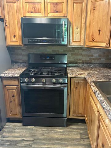 30 E E Street SW SW, Miami, OK 74354
