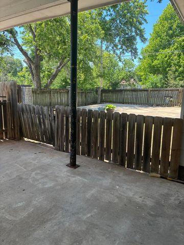 30 E E Street SW SW, Miami, OK 74354