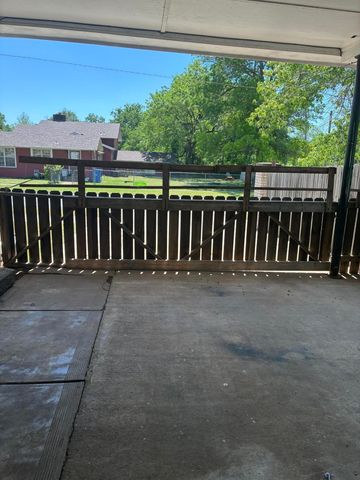 30 E E Street SW SW, Miami, OK 74354