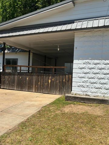 30 E E Street SW SW, Miami, OK 74354