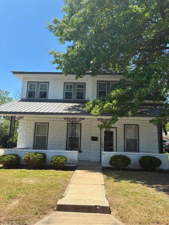 30 E E Street SW SW, Miami, OK 74354