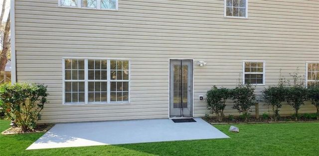 838 Pond View Court, Sugar Hill, GA 30518