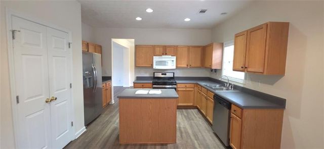 838 Pond View Court, Sugar Hill, GA 30518