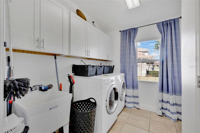 3950 SUNSET LAKE DRIVE, Lakeland, FL 33810