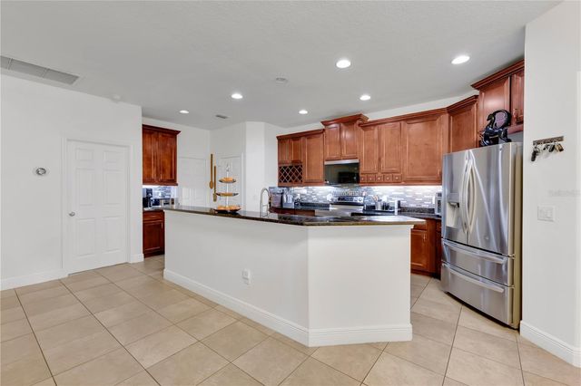 3950 SUNSET LAKE DRIVE, Lakeland, FL 33810