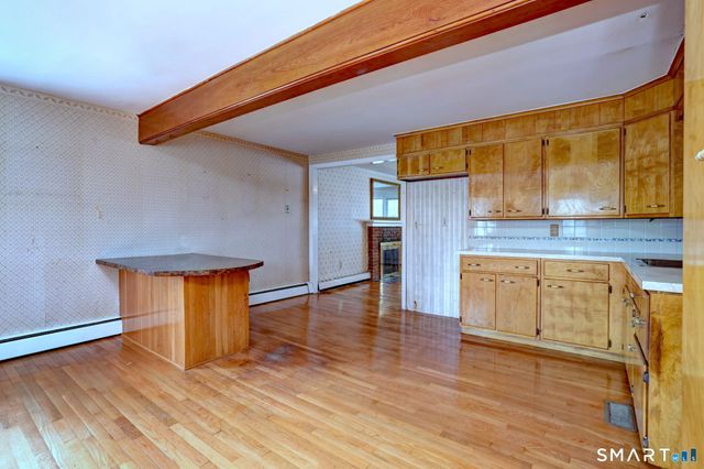 22 Lynmoor Street, Milford, CT 06460