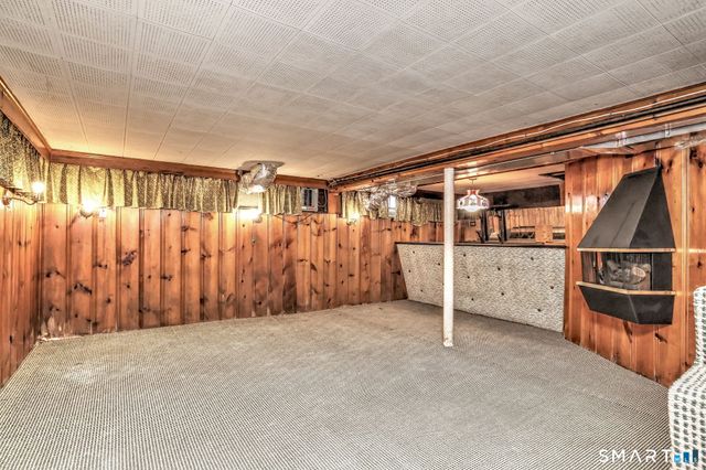 22 Lynmoor Street, Milford, CT 06460