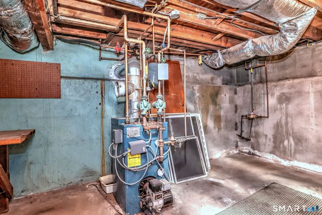 22 Lynmoor Street, Milford, CT 06460