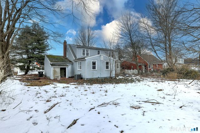 22 Lynmoor Street, Milford, CT 06460