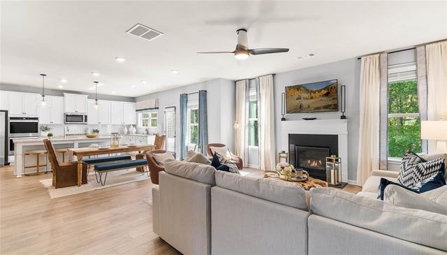 4905 Waxleaf Drive SW, Atlanta, GA 30331