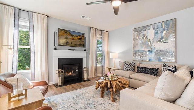 4905 Waxleaf Drive SW, Atlanta, GA 30331