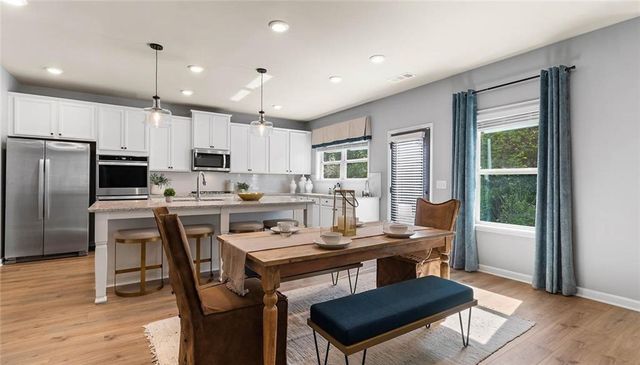 4905 Waxleaf Drive SW, Atlanta, GA 30331