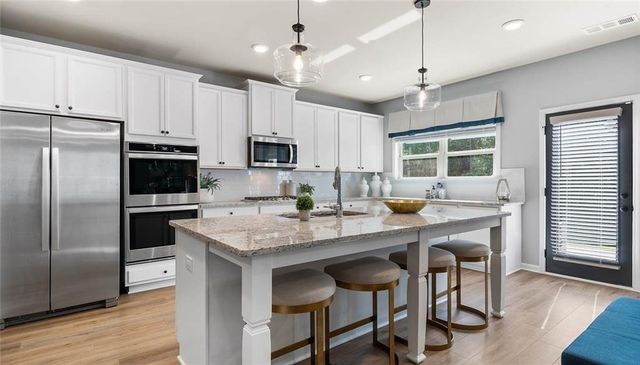 4905 Waxleaf Drive SW, Atlanta, GA 30331