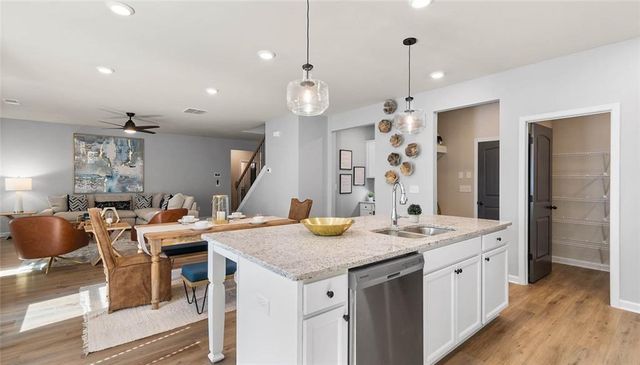 4905 Waxleaf Drive SW, Atlanta, GA 30331