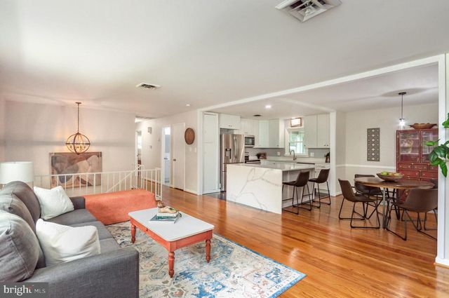 4323 FERRY LANDING RD, Alexandria, VA 22309