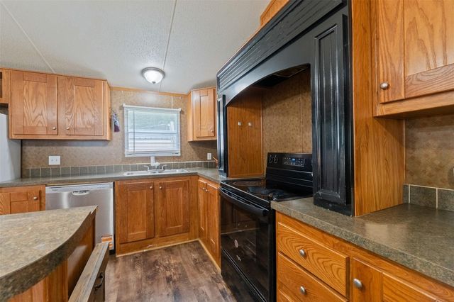 13053 Oak Manor Court, Willis, TX 77318