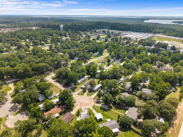13053 Oak Manor Court, Willis, TX 77318
