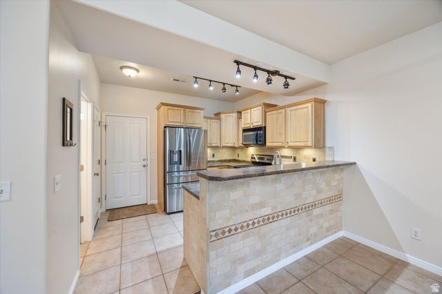 907 N FARMINGTON CROSSING, Farmington, UT 84025