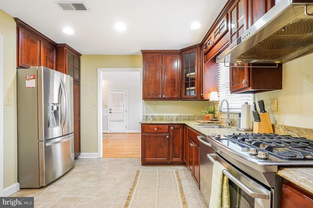 8749 WEIR ST, Manassas, VA 20110