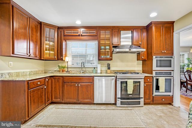 8749 WEIR ST, Manassas, VA 20110