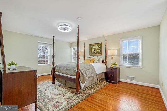 8749 WEIR ST, Manassas, VA 20110