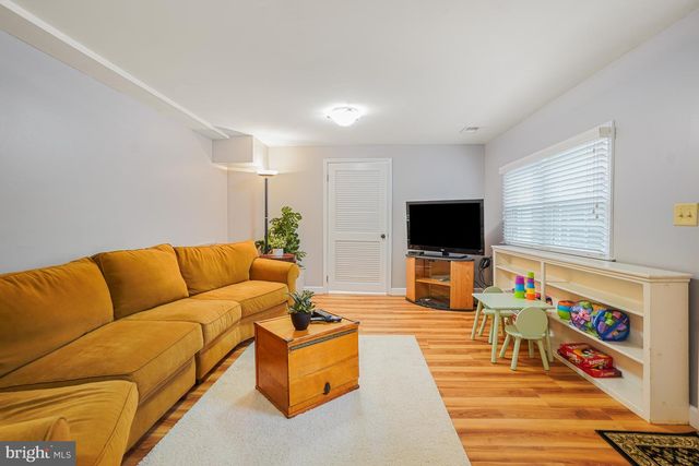 8749 WEIR ST, Manassas, VA 20110