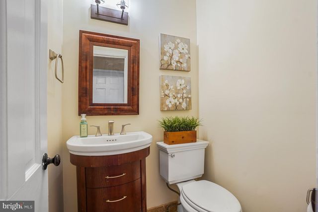 8749 WEIR ST, Manassas, VA 20110