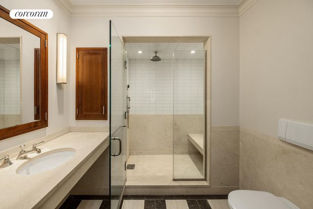 4 E 73RD Street, New York City, NY 10021