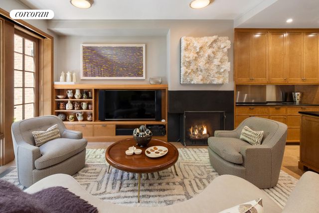 4 E 73RD Street, New York City, NY 10021