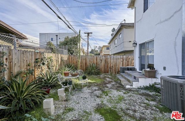 4829 W 17th Street, Los Angeles, CA 90019