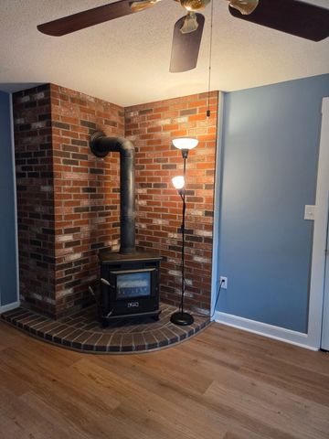 165 Norton Ave 5, Easton, MA 02375