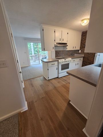 165 Norton Ave 5, Easton, MA 02375