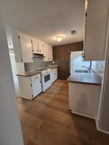 165 Norton Ave 5, Easton, MA 02375