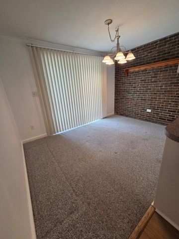 165 Norton Ave 5, Easton, MA 02375
