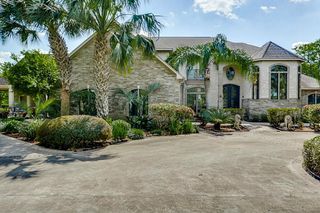 58 Lake Road, Lake Jackson, TX 77566