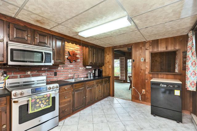 33 Kimball Hill Road, Hillsborough, NH 03244