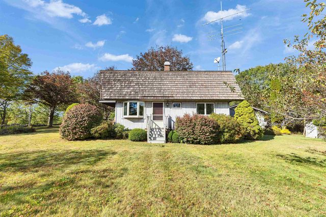 33 Kimball Hill Road, Hillsborough, NH 03244