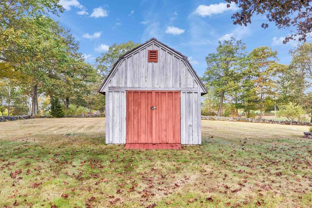 33 Kimball Hill Road, Hillsborough, NH 03244