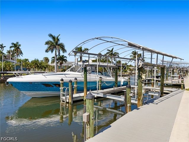 26 Palmview BLVD, Fort Myers Beach, FL 33931