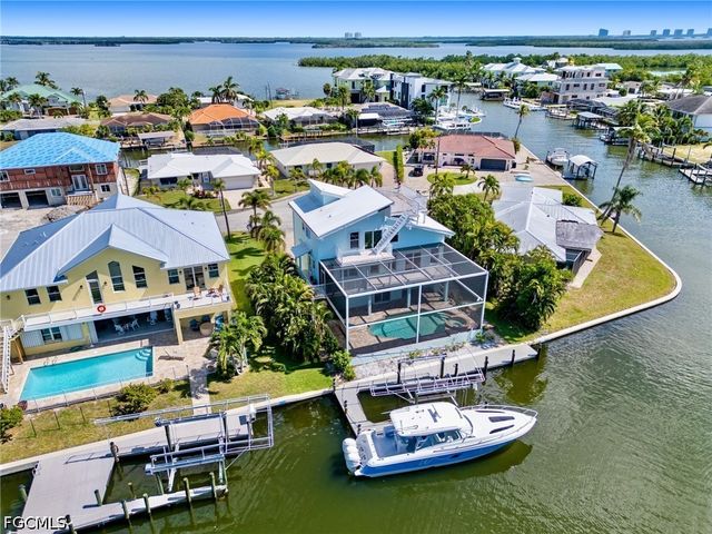 26 Palmview BLVD, Fort Myers Beach, FL 33931