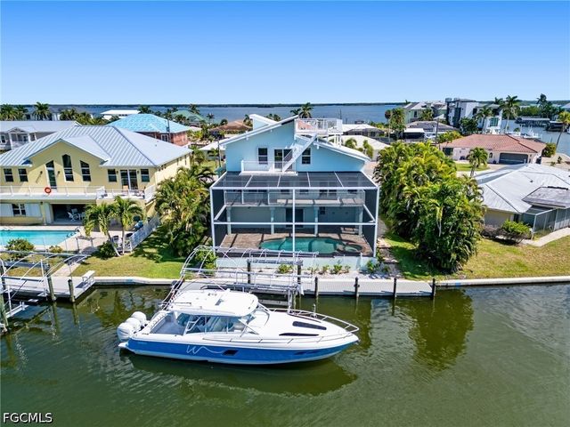 26 Palmview BLVD, Fort Myers Beach, FL 33931