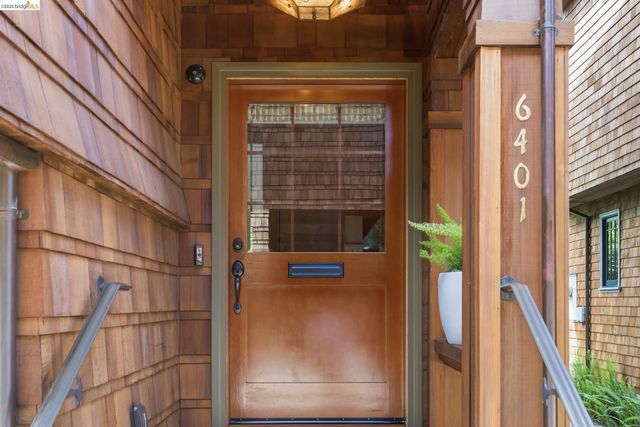 6401 Benvenue Avenue, Oakland, CA 94618