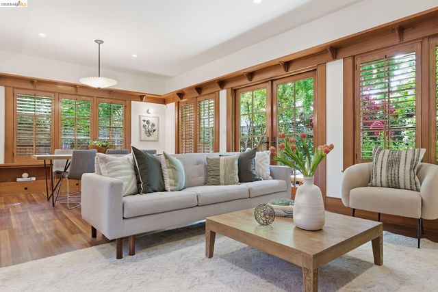 6401 Benvenue Avenue, Oakland, CA 94618